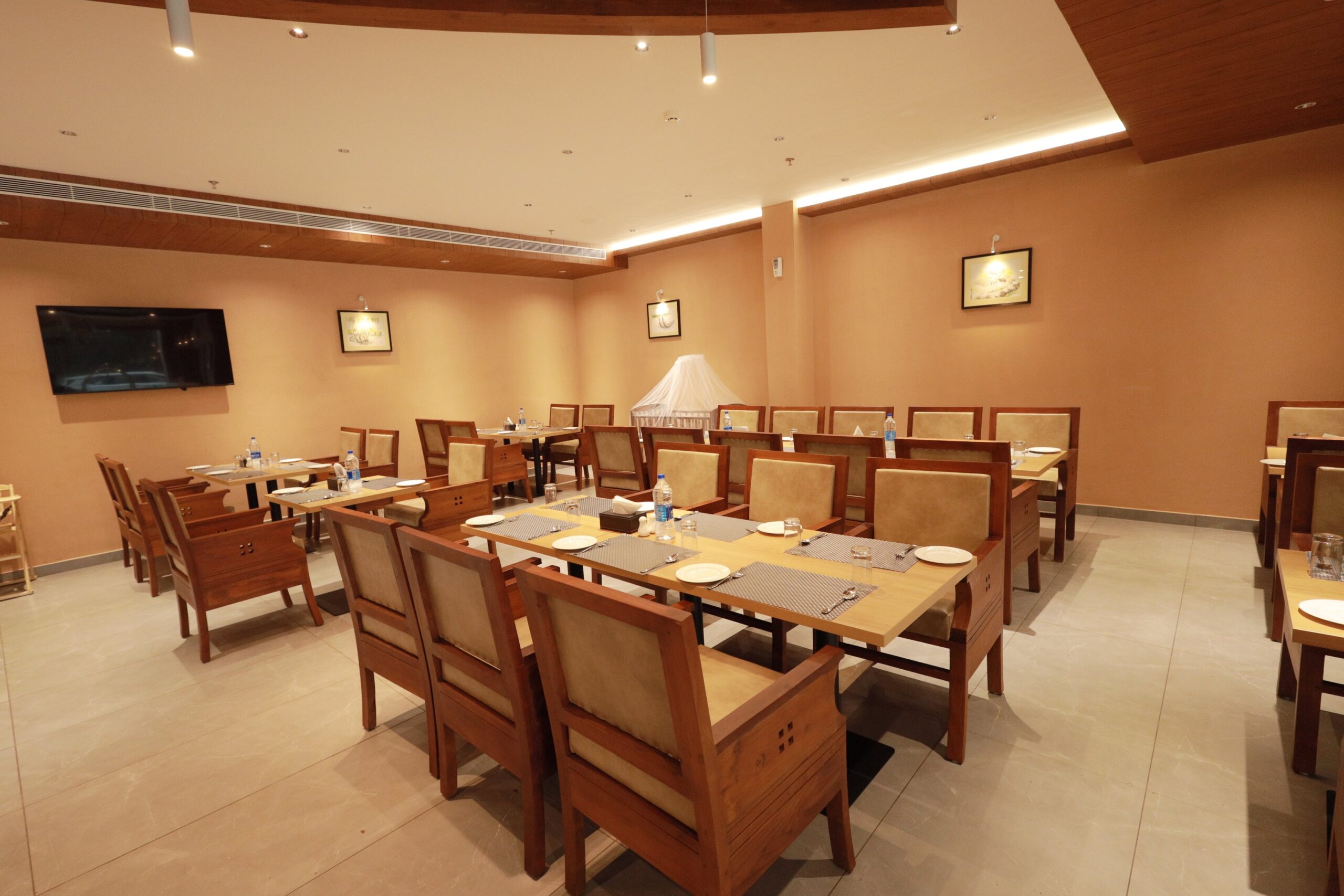 Best Hotel in Munroe Island=Hotel Viraj Retreat Restaurant