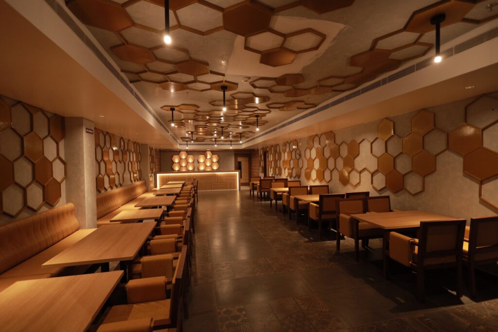 Bar Hotel Viraj retreat-premium bar Munroe Island